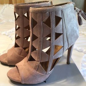 Suede blush heels with tassel